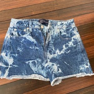 Gap teen high rise tie dye denim short. Amazing used condition. Worn a few times